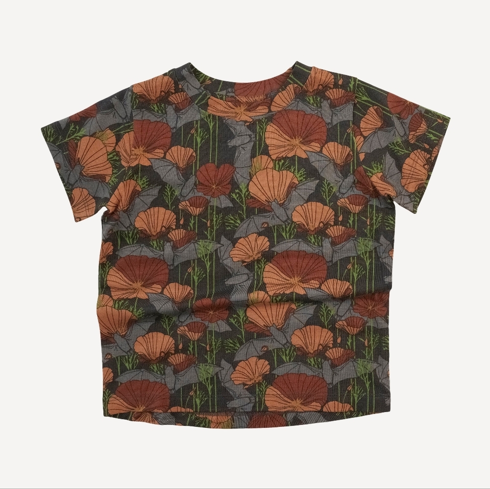 NWT 10Y Kate Quinn ๐ฆ Bats + Poppies Short Sleeve Essential Boxy Tee Bamboo